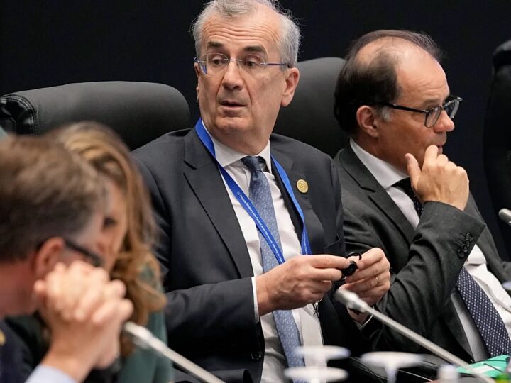 Le gouverneur de la Banque de France démissionne, à Macron de choisir son successeur