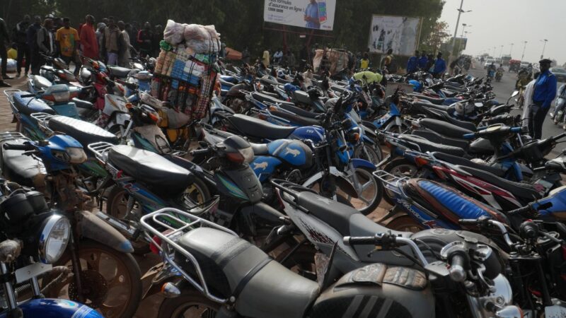 Sécurité routière : Plus de 800 motos mises en fourrière après deux semaines de fermeté sur les ponts de Bamako