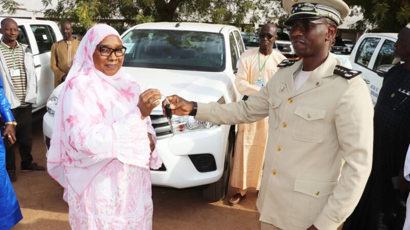 ‎Présentation de six nouveaux véhicules de terrain par la Direction Régionale de la Santé de Koulikoro au Gouverneur