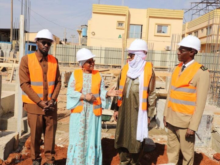 𝐏𝐫𝐨𝐠𝐫𝐚𝐦𝐦𝐞 𝐏𝐫𝐞́𝐬𝐢𝐝𝐞𝐧𝐭𝐢𝐞𝐥 𝐝’𝐔𝐫𝐠𝐞𝐧𝐜𝐞 𝐇𝐨𝐬𝐩𝐢𝐭𝐚𝐥𝐢𝐞̀𝐫𝐞 : 𝐯𝐢𝐬𝐢𝐭𝐞 𝐝𝐞 𝐭𝐞𝐫𝐫𝐚𝐢𝐧 𝐚̀ 𝐁𝐚𝐦𝐚𝐤𝐨