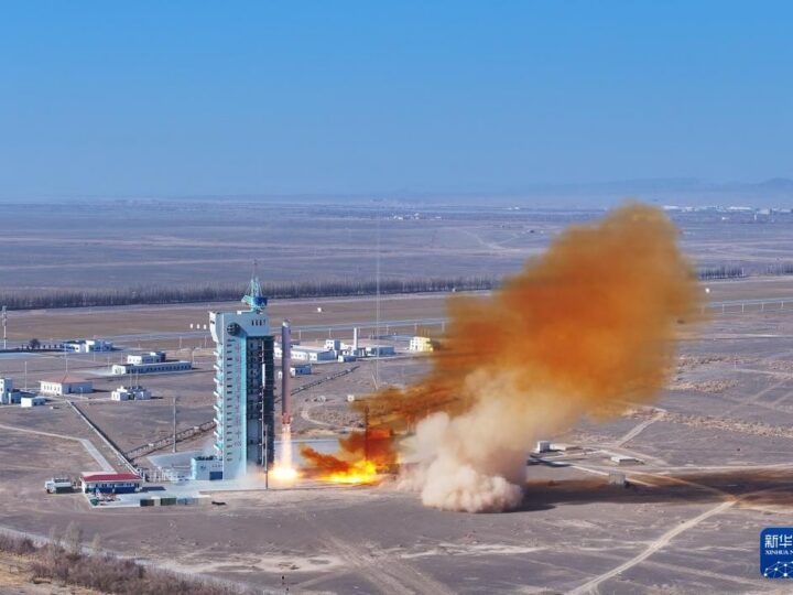 Les étoiles éclairent la coopération sino-algérienne, mutualisme et gagnant-gagnant: Lancement réussi par la Chine du satellite de télédétection Algérie-3B