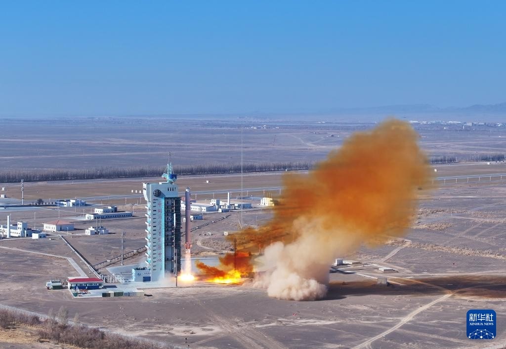 Les étoiles éclairent la coopération sino-algérienne, mutualisme et gagnant-gagnant: Lancement réussi par la Chine du satellite de télédétection Algérie-3B