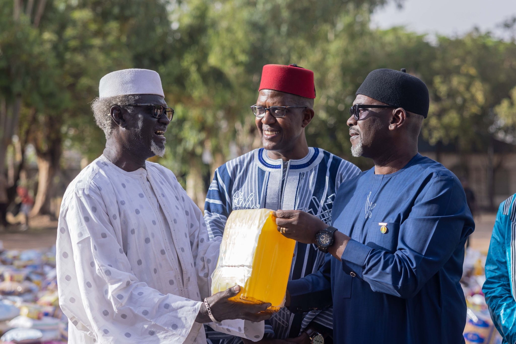 ŒuvresSociales: RAMADAN 2026 : Remise de kits alimentaires aux artisans et acteurs culturels