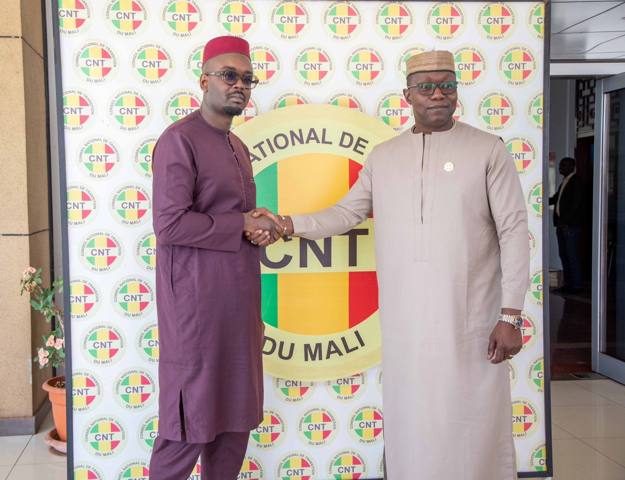 Réhabilitation Littéraire : Le Président du CNT reçoit le réalisateur Kalilou Sy