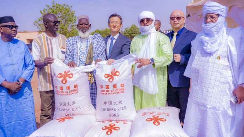 Coopération Sino-Malienne : La Chine a offert 1930 tonnes de riz au Mali pour aider les populations vulnérables.
