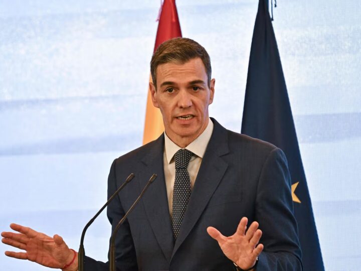 L&rsquo;Espagne lance un plan de régularisation de sans-papiers qui pourrait bénéficier à «près d’un demi-million de personnes», annonce Pedro Sanchez