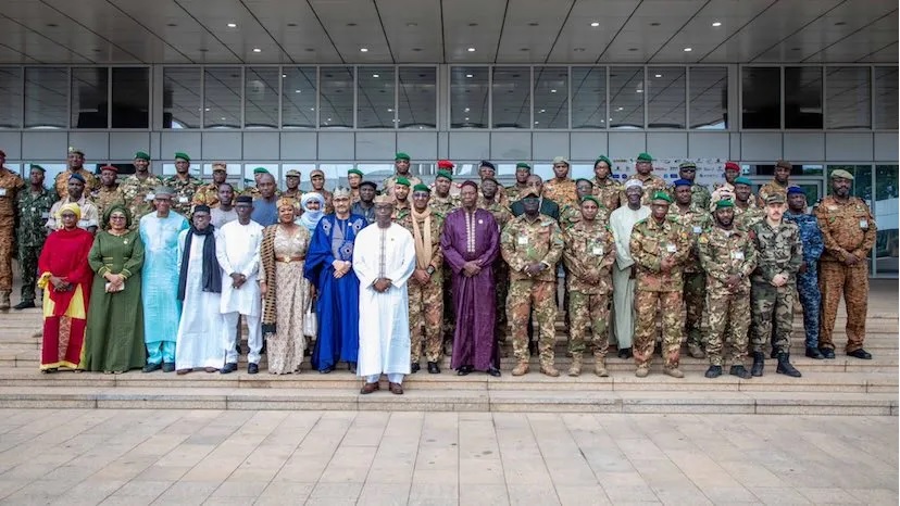 Mali : la 5e promotion de l’École de Guerre du Mali en immersion au Conseil national de Transition