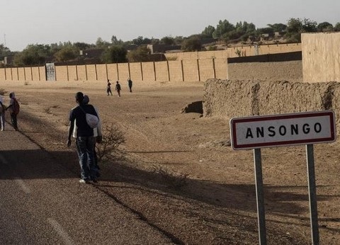 Ansongo : 128 déplacés trouvent refuge après avoir fui le village de Lellehoye