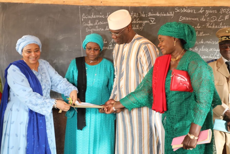 Lancement des épreuves du DEF 202-: Mme le ministre Assa Badiallo TOURE appelle à des examens propres et sereins