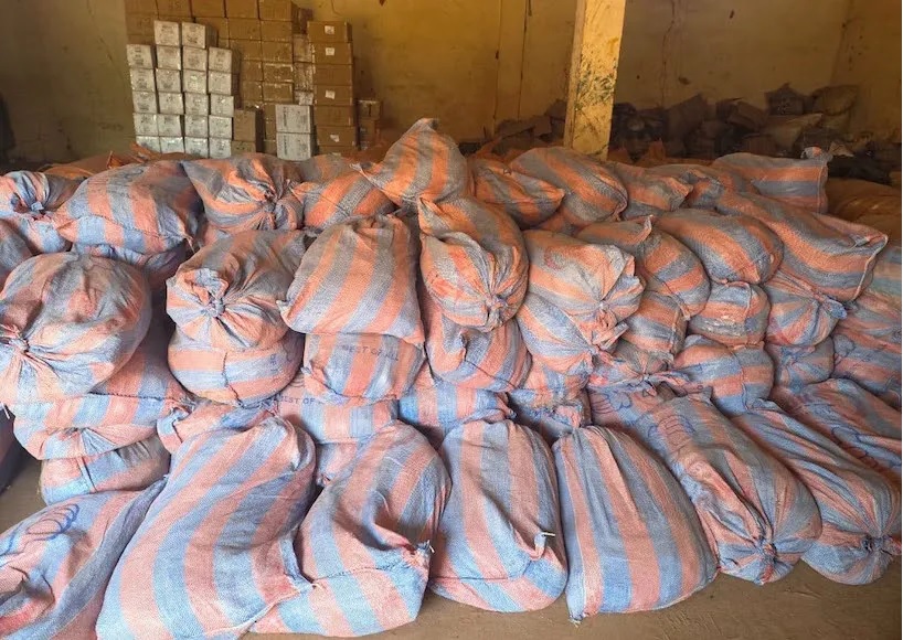 Ségou : les Douanes saisissent cinq tonnes de cyanure dissimulées dans un chargement de marchandises