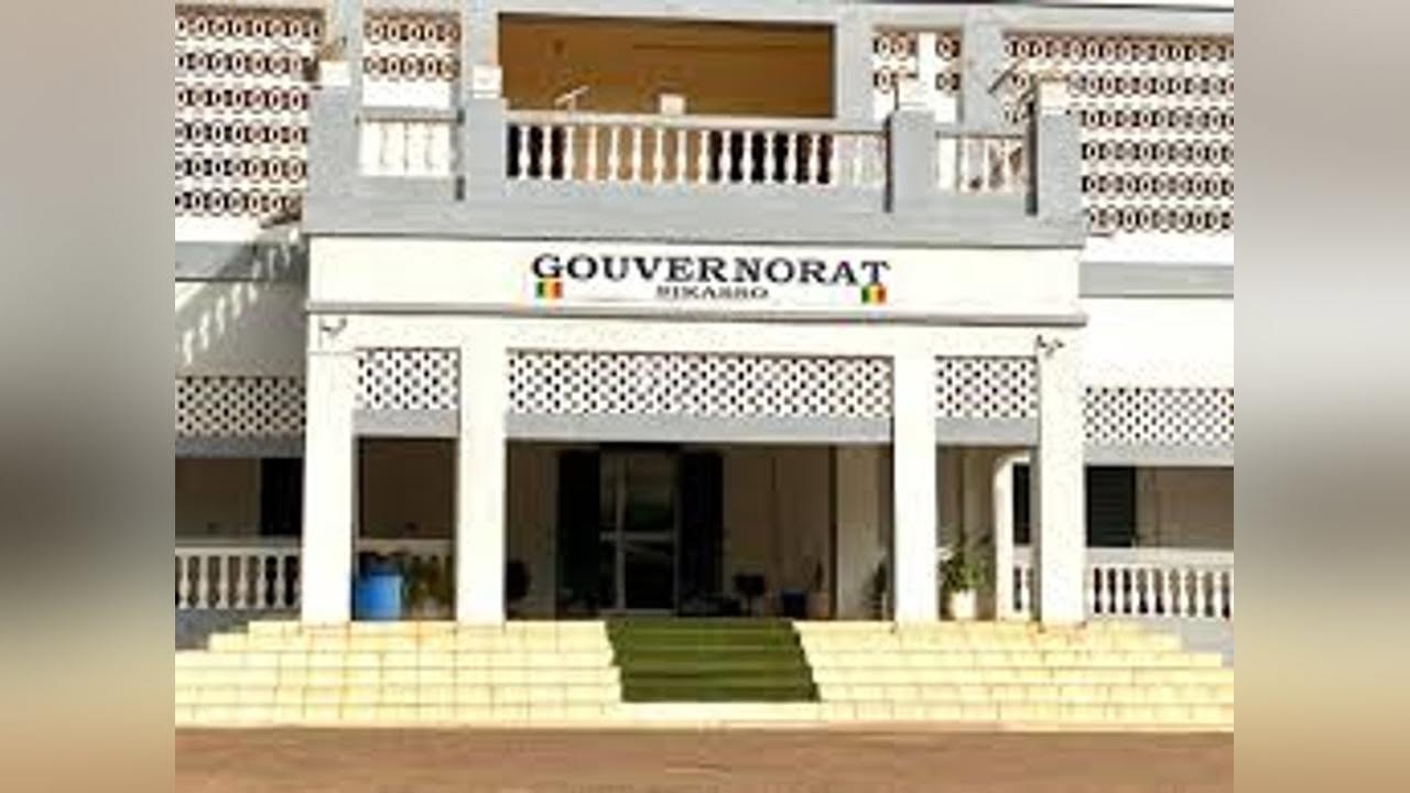 Sikasso : le Gouverneur met en garde contre la vente clandestine de carburant