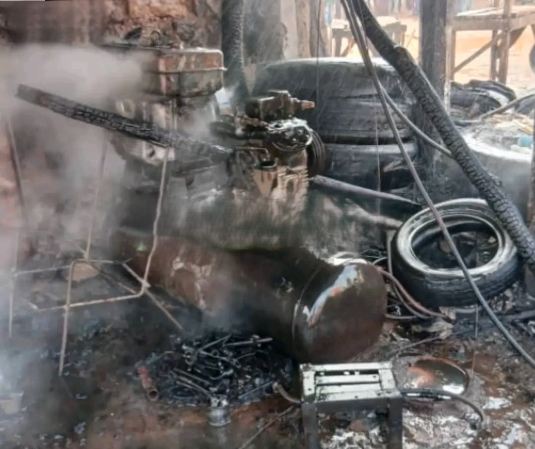 Sikasso : Incendie maîtrisé dans un magasin de pneus au marché de Médine