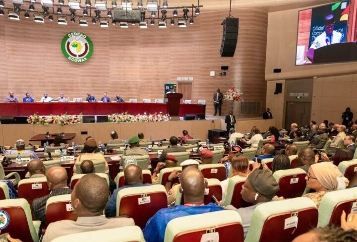 À Abuja, Maada Bio et Touray appellent à transformer la Cédéao