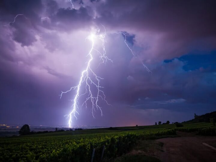 Orages en France : 53.000 foyers sans électricité