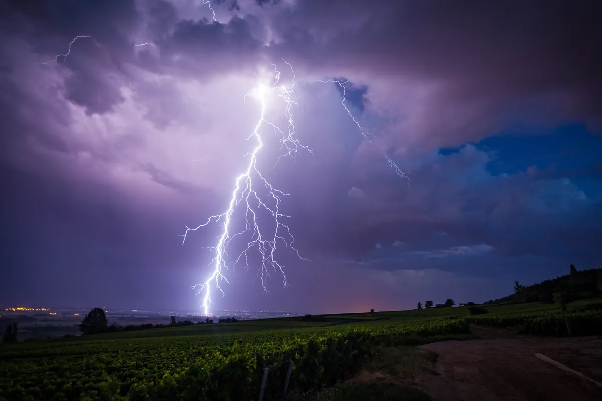 Orages en France : 53.000 foyers sans électricité