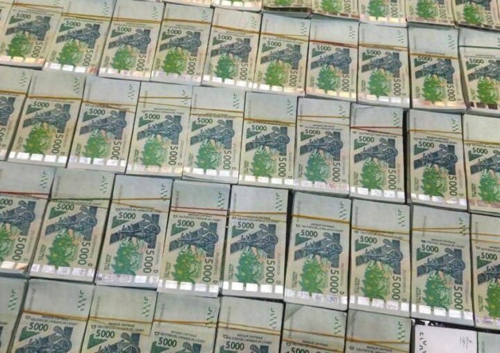 Burkina: saisie dans un bus de 60 millions de Franc CFA en faux billets