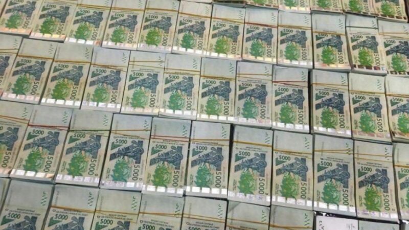 Burkina: saisie dans un bus de 60 millions de Franc CFA en faux billets