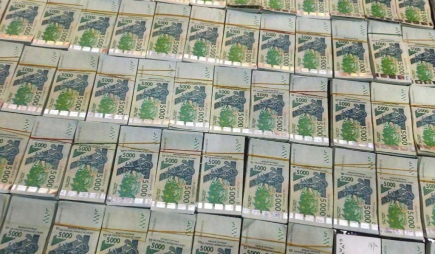 Burkina: saisie dans un bus de 60 millions de Franc CFA en faux billets