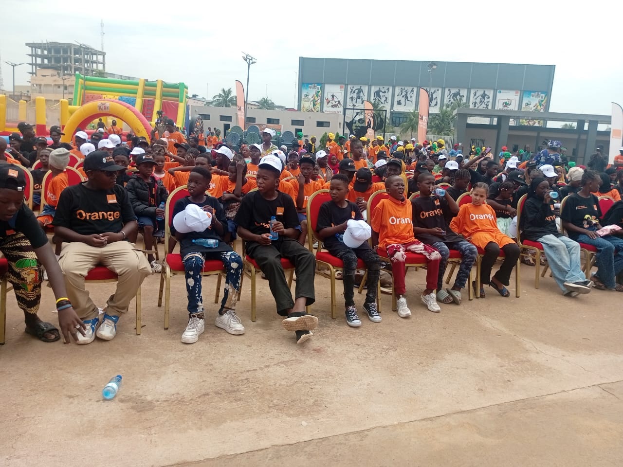 « For Good Connection Day d’Orange Mali » : Quand le sport s&rsquo;invite au Palais des Sports de Bamako pour guider les jeunes face aux pièges d&rsquo;Internet