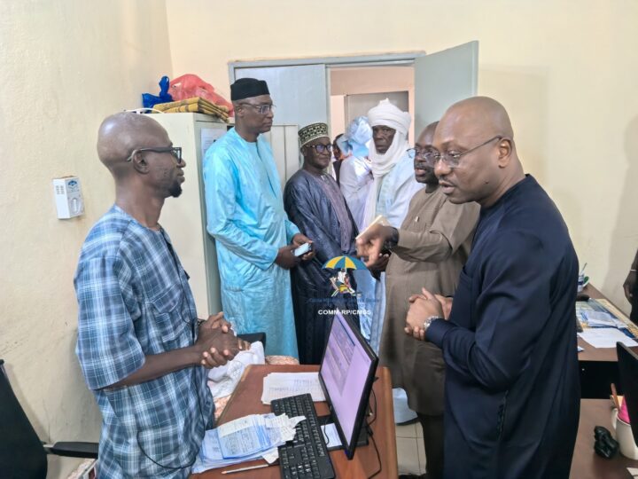 Les Administrateurs de la CMSS s’enquièrent des conditions de travail des agents de la direction régionale de Koulikoro : Les difficultés et des besoins clairement identifiés.