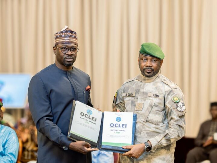 Mali : l’OCLEI remet ses rapports 2021 et 2024 à Assimi Goïta et appelle à renforcer la lutte contre l’enrichissement illicite
